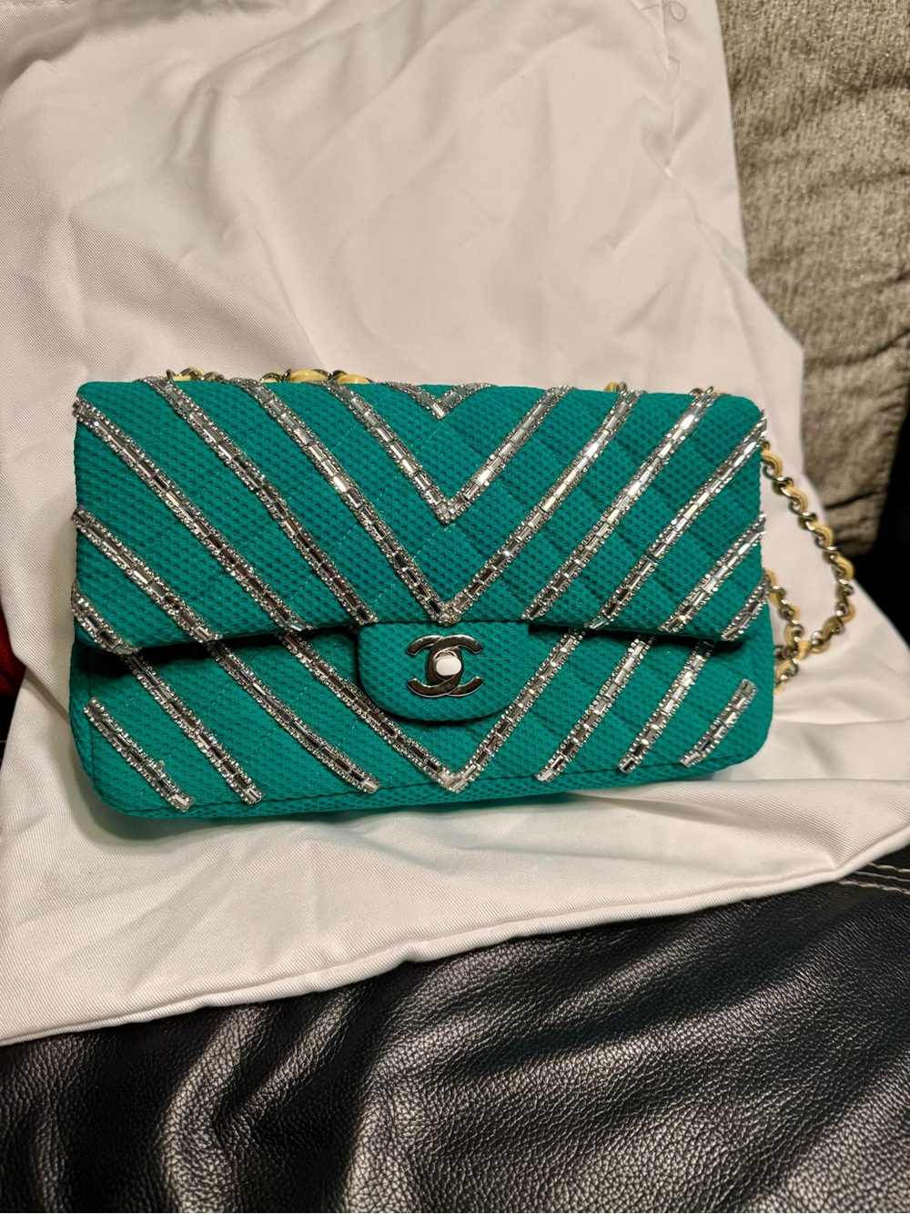 Chanel Emerald Green Flap | Custom | Medium | Rare | Vintage Chanel - Picture 7 of 8